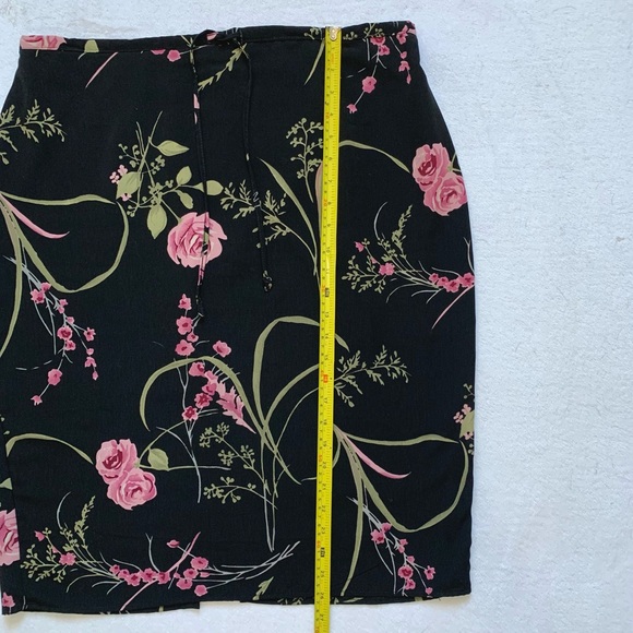 Vintage Floral Skirt with Tie Waistband and Zipper on Back - Picture 3 of 9
